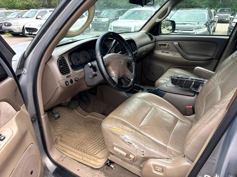 Used 2001 Toyota Sequoia SR5 image 9
