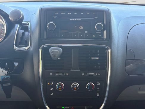 Used 2016 Dodge Grand Caravan SE w/ Quick Order Package 29E SE FWD image 23