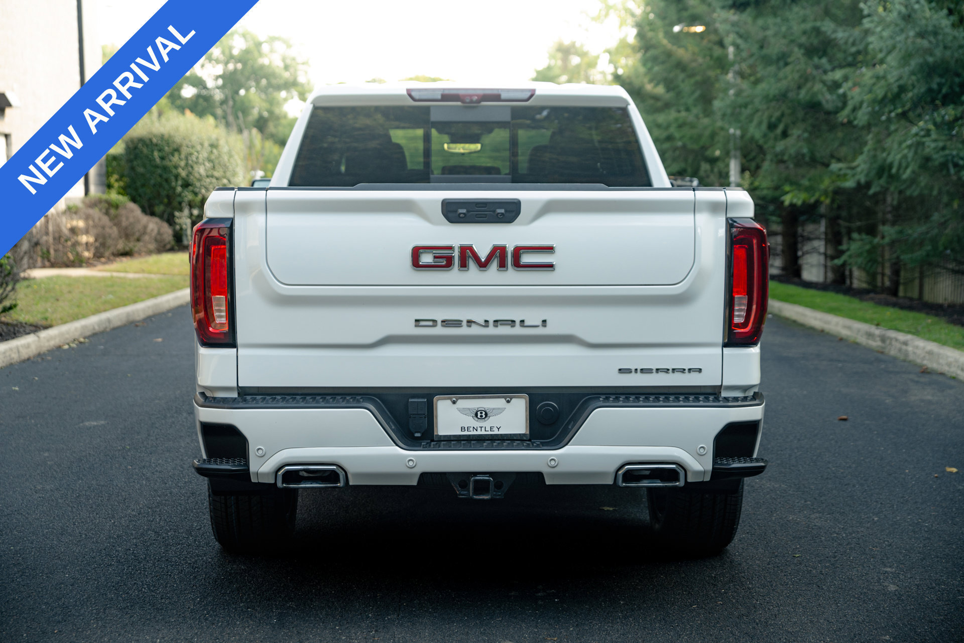 Used 2023 GMC Sierra 1500 Denali w/ Technology Package AWD/4WD image 6