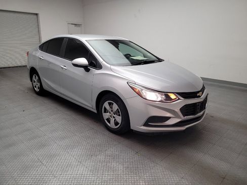 Used 2018 Chevrolet Cruze LS image 13