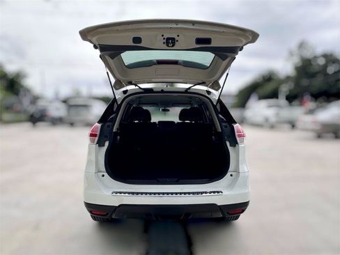 Used 2015 Nissan Rogue SL w/ SL Premium Package FWD image 9