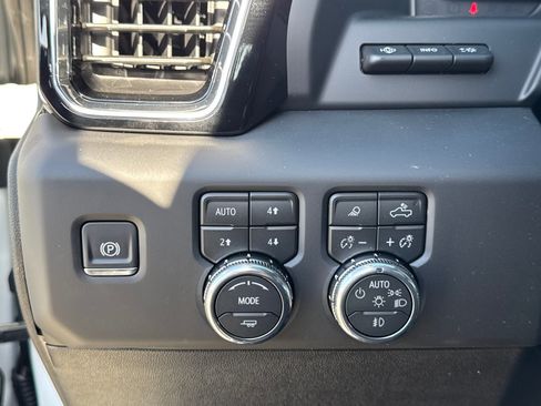 New 2026 GMC Sierra 2500 Denali w/ Denali Reserve Package image 29