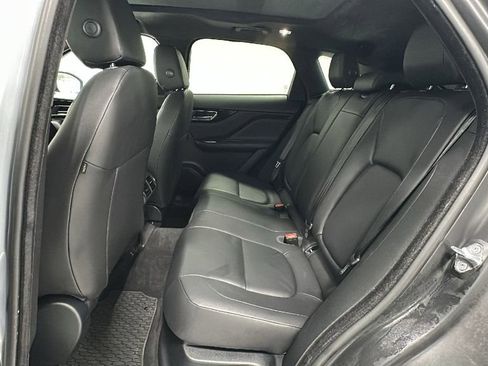 Used 2019 Jaguar F-PACE Premium image 12