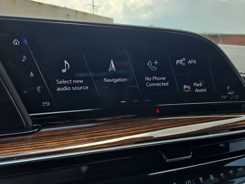 Certified 2023 Cadillac Escalade Premium Luxury w/ Performance Package AWD/4WD image 23