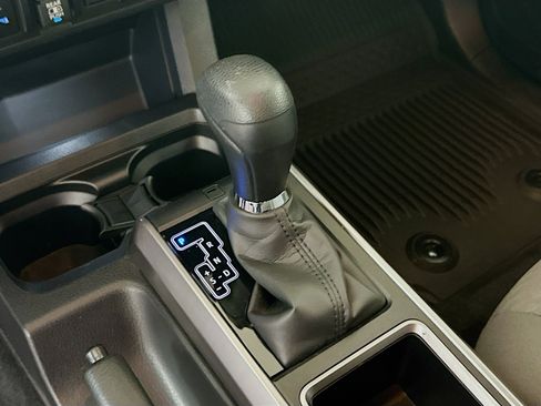 Used 2023 Toyota Tacoma SR5 AWD/4WD image 21