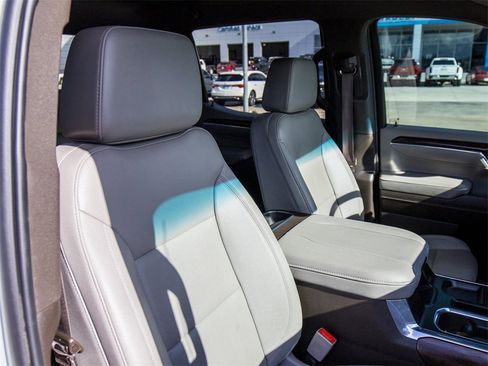 Used 2024 GMC Sierra 1500 SLT w/ SLT Convenience Package image 17