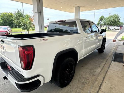 Used 2024 GMC Sierra 1500 Elevation w/ X31 Off-Road Package AWD/4WD image 4