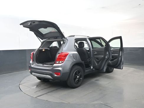 Used 2019 Chevrolet Trax LT w/ LT Convenience Package image 23