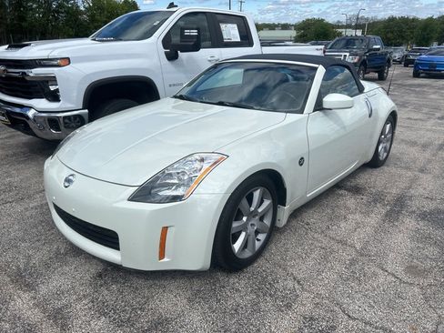 Used 2004 Nissan 350Z Touring RWD image 5