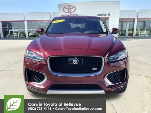 Used 2017 Jaguar F-PACE S image 8