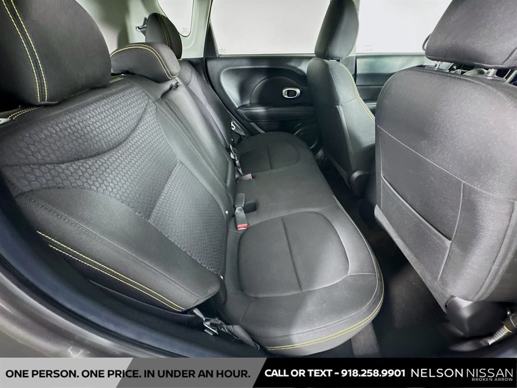 Used 2016 Kia Soul + FWD image 24