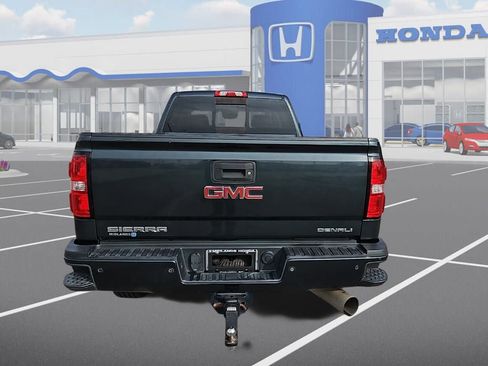 Used 2018 GMC Sierra 2500 Denali w/ Duramax Plus Package image 7