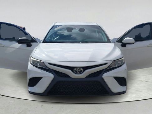 Used 2019 Toyota Camry L image 10