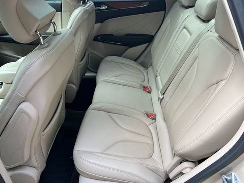 Used 2017 Lincoln MKC Select w/ Select Plus Package FWD image 23