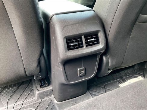 Used 2024 Chevrolet Equinox LT w/ LPO, Floor Liner Package FWD image 33