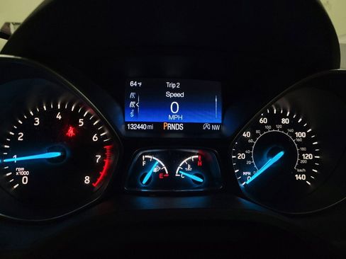 Used 2018 Ford Escape SE w/ SE Sync 3 Package AWD/4WD image 23