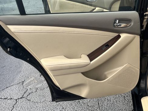 Used 2011 Nissan Altima 2.5 SL w/ 2.5SL Pkg FWD image 11
