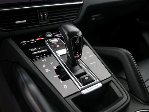 Used 2020 Porsche Cayenne S image 23