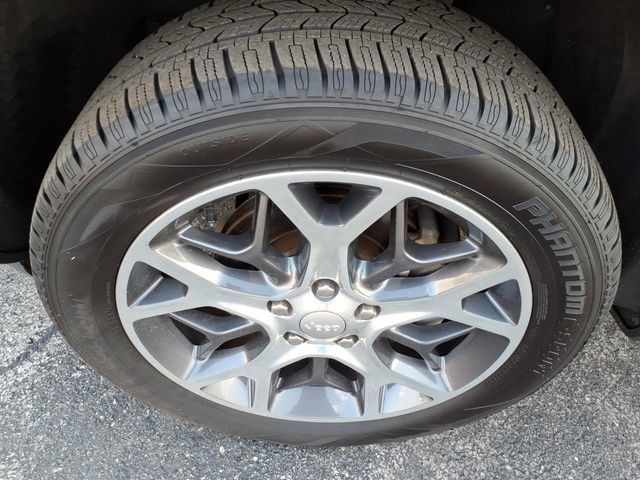Used 2022 Jeep Grand Cherokee Limited AWD/4WD image 13