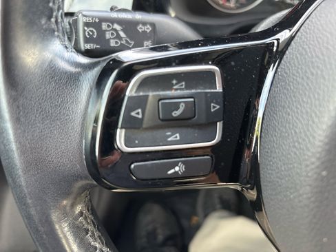 Used 2019 Volkswagen Beetle 2.0T S image 10