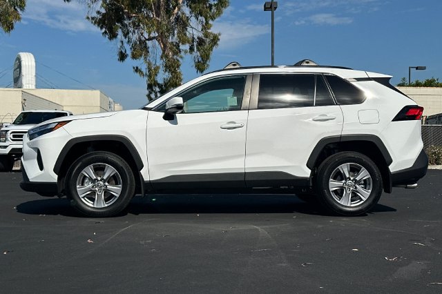 Used 2025 Toyota RAV4 XLE FWD image 7