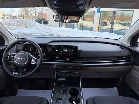 New 2026 Kia Carnival LX FWD image 22