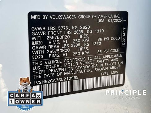 Certified 2025 Volkswagen Atlas Cross Sport SE image 32