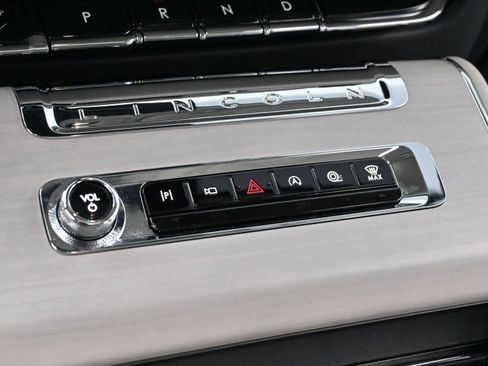 Used 2025 Lincoln Aviator Reserve w/ Equipment Group 201A image 25