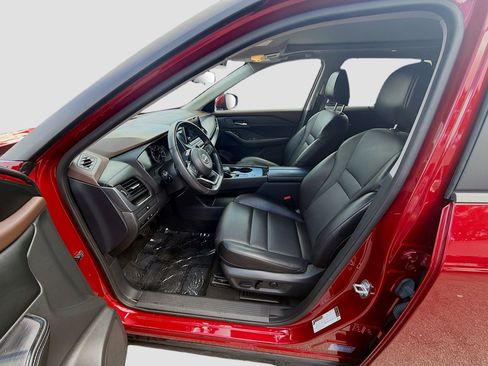 Used 2023 Nissan Rogue SV w/ SV Premium B Package image 18