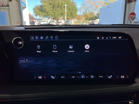 New 2026 Chevrolet Traverse LT w/ LPO, Floor Liner Package image 16