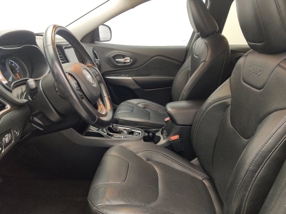 Used 2019 Jeep Cherokee Limited FWD image 17