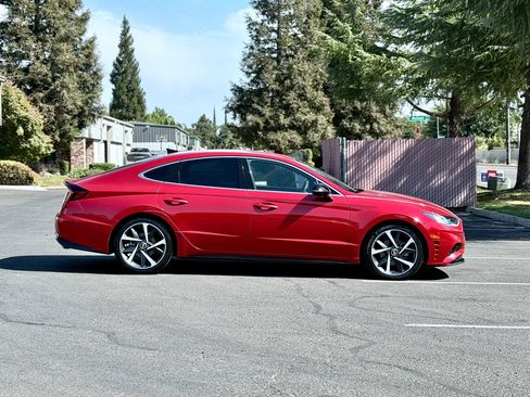 Used 2021 Hyundai Sonata SEL Plus FWD image 2
