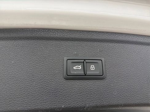 Used 2018 Audi Q5 2.0T Premium image 19