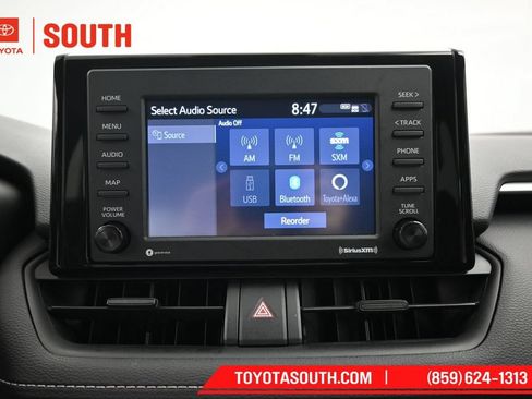 Used 2021 Toyota RAV4 XLE AWD/4WD image 10