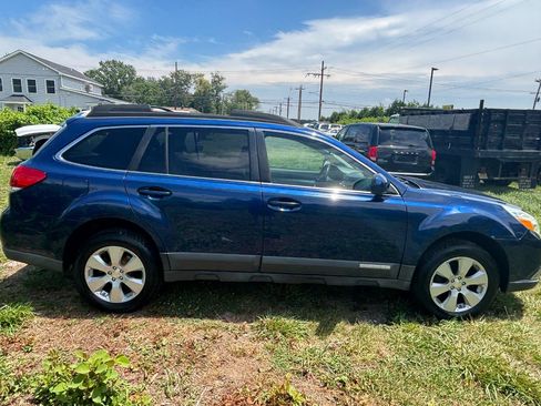 Used 2010 Subaru Outback 2.5i Premium AWD/4WD image 4