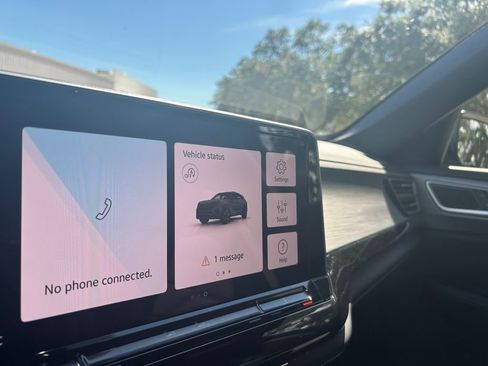 New 2026 Volkswagen Atlas Cross Sport SE image 13