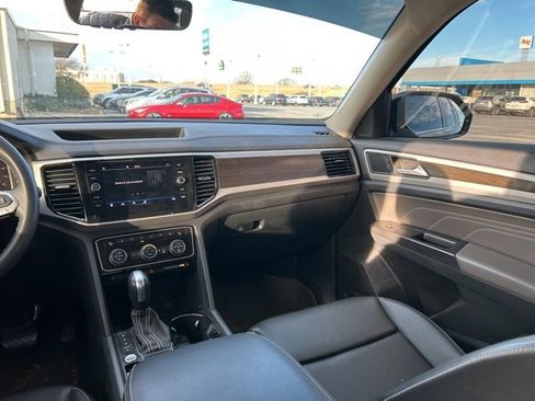 Used 2023 Volkswagen Atlas SE image 9