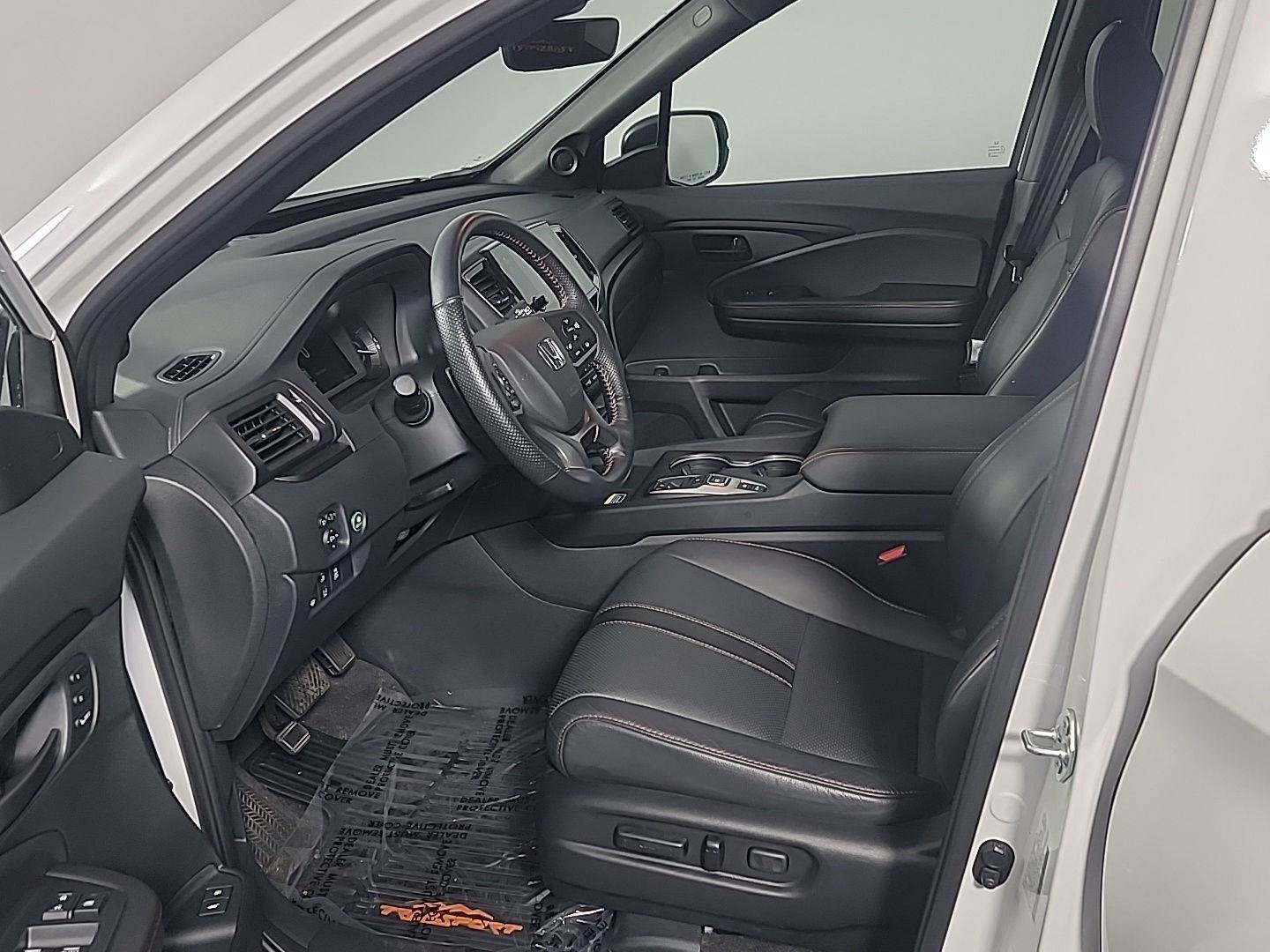 Certified 2025 Honda Passport TrailSport image 18