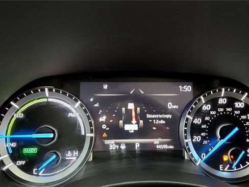 Certified 2021 Toyota Highlander XLE image 32