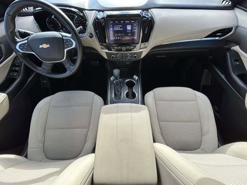 Used 2023 Chevrolet Traverse LT image 12
