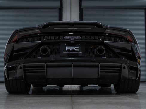 Used 2020 Lamborghini Huracan EVO image 68