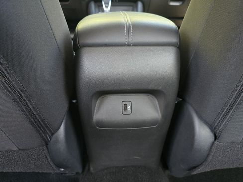 Used 2025 Nissan Sentra SV FWD image 24