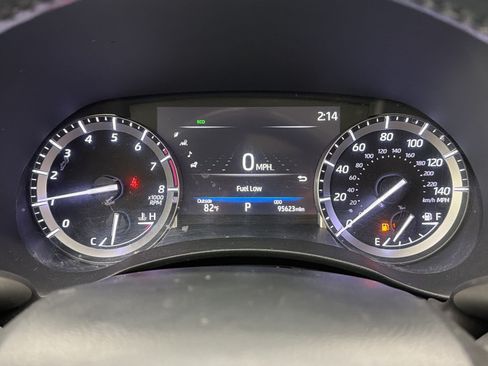 Used 2022 Toyota Highlander XLE FWD image 19