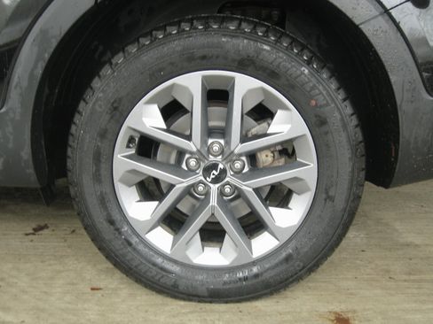 Certified 2023 Kia Telluride LX image 25