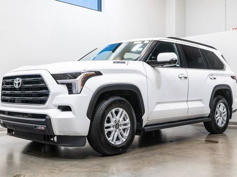 Certified 2025 Toyota Sequoia SR5 AWD/4WD image 3