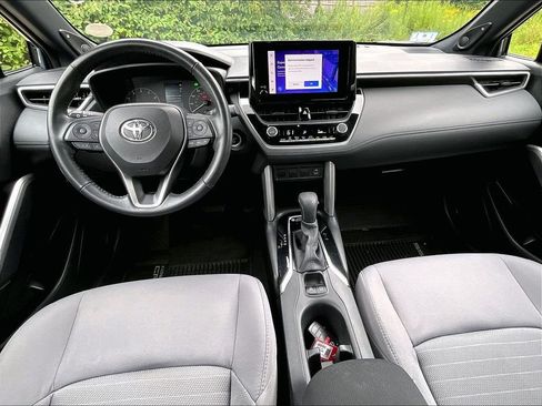 Used 2023 Toyota Corolla Cross AWD Hybrid w/ Moonroof Package image 21