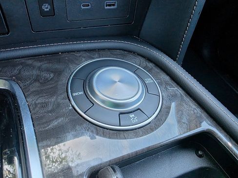 Used 2024 Nissan Armada Platinum w/ Cargo Package image 33