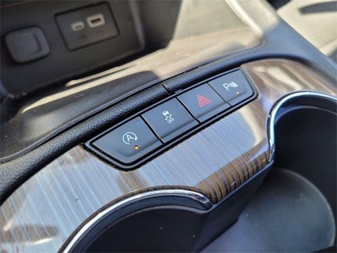 Used 2022 GMC Acadia SLE image 20