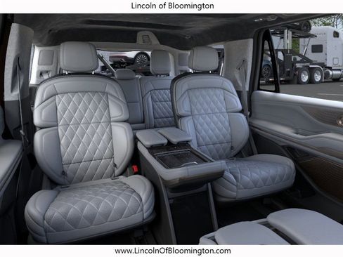 New 2026 Lincoln Navigator Black Label w/ Black Label Special Edition AWD/4WD image 12