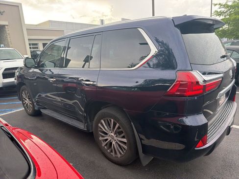Used 2019 Lexus LX 570 4WD w/ Luxury Package image 8